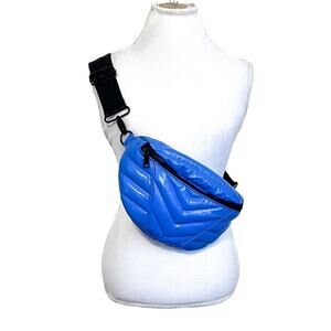 Think Royln Little Runaway Hampton Blue Sling Bag‎ Crossbody Fanny Pack Travel